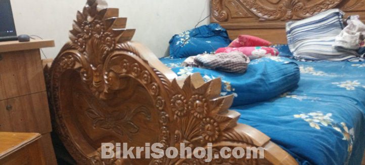 ৬ ফিট বাই ৭ ফিট অরজিনাল চিটাগাং সেগুন কাঠের খাট।
